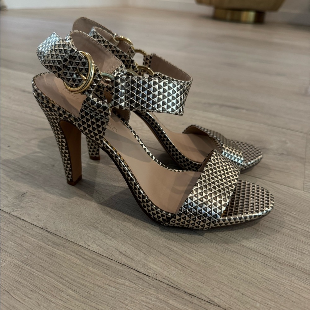 Karl Lagerfeld Paris Cieone Sandal